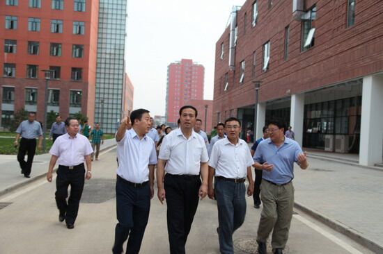 北京市委、市政府领导多次莅临我校指导工作