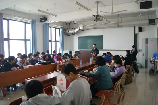 03信息学部老校友欢聚一堂
